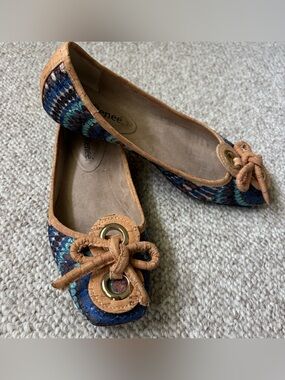 J.Renee Blue Multicolor Woven Ballet Flats size 6 1/2